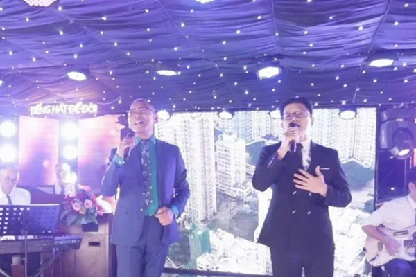 NSND Đức Long song ca cùng Đào Trọng Hải
